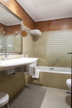 Becquer Hotel