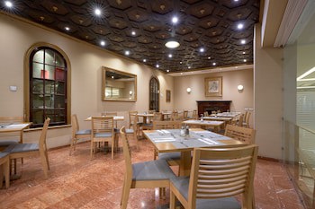 Becquer Hotel