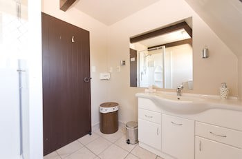 Camelot Motor Lodge