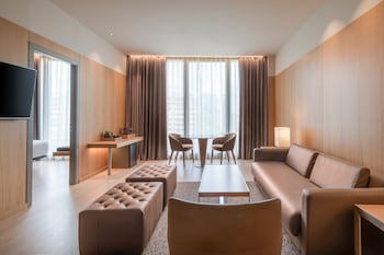 Ac Hotel Diagonal L'illa By Marriott