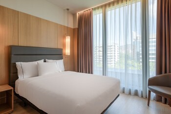 Ac Hotel Diagonal L'illa By Marriott