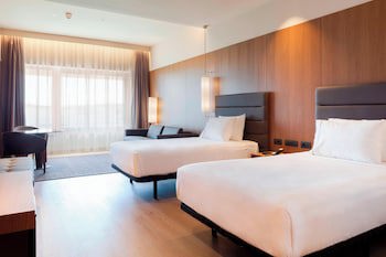 Ac Hotel Diagonal L'illa By Marriott