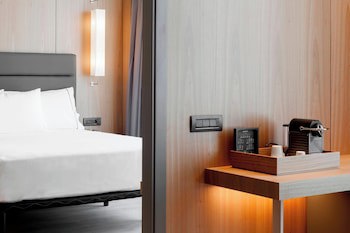 Ac Hotel Diagonal L'illa By Marriott