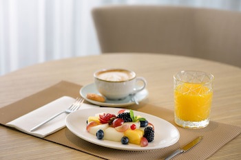 Ac Hotel Diagonal L'illa By Marriott
