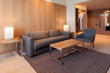 Ac Hotel Diagonal L'illa By Marriott
