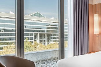 Ac Hotel Diagonal L'illa By Marriott