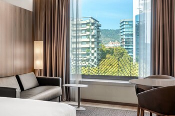 Ac Hotel Diagonal L'illa By Marriott