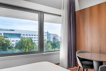 Ac Hotel Diagonal L'illa By Marriott