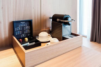 Ac Hotel Diagonal L'illa By Marriott