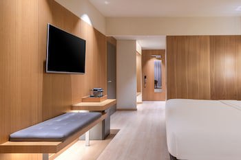 Ac Hotel Diagonal L'illa By Marriott