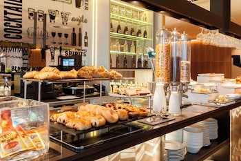Ac Hotel Diagonal L'illa By Marriott
