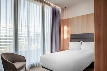 Ac Hotel Diagonal L'illa By Marriott