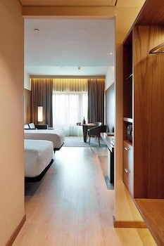 Ac Hotel Diagonal L'illa By Marriott