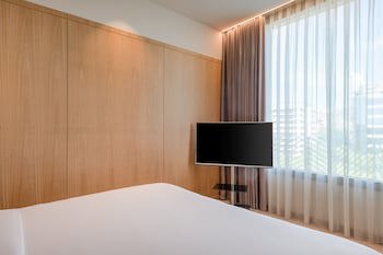 Ac Hotel Diagonal L'illa By Marriott