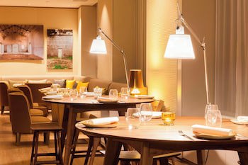 Ac Hotel Diagonal L'illa By Marriott