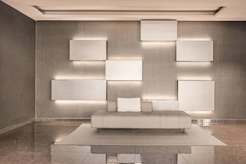 Ac Hotel Diagonal L'illa By Marriott