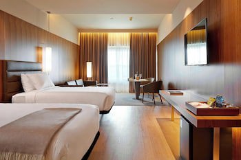 Ac Hotel Diagonal L'illa By Marriott