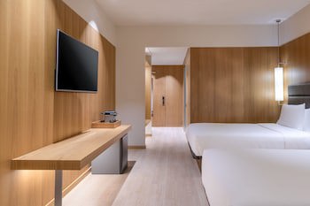 Ac Hotel Diagonal L'illa By Marriott