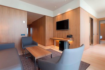 Ac Hotel Diagonal L'illa By Marriott