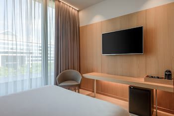 Ac Hotel Diagonal L'illa By Marriott