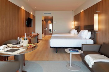 Ac Hotel Diagonal L'illa By Marriott