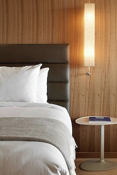 Ac Hotel Diagonal L'illa By Marriott