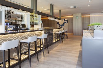 Ac Hotel Diagonal L'illa By Marriott