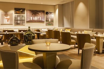 Ac Hotel Diagonal L'illa By Marriott