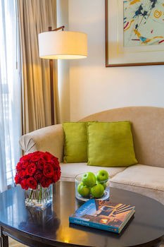 Discovery Suites