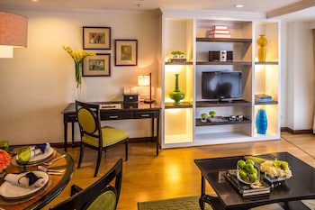 Discovery Suites
