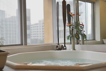 Discovery Suites
