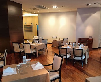 Discovery Suites