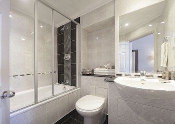Gem Strathmore Hotel