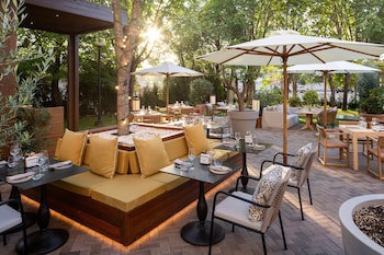 Jw Marriott Bucharest Grand Hotel