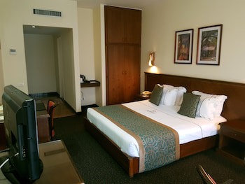 Madisson Hotel