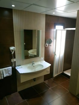 Madisson Hotel