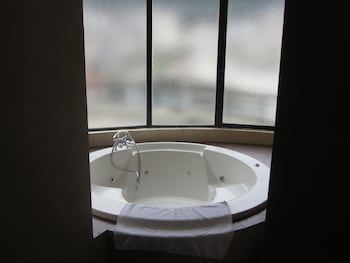 Madisson Hotel