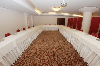 Madisson Hotel