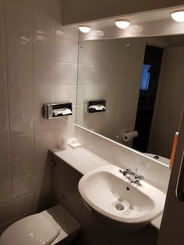 Days Inn By Wyndham Membury M4