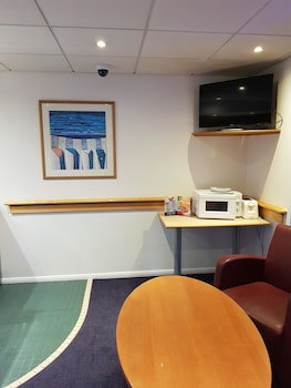 Days Inn By Wyndham Membury M4