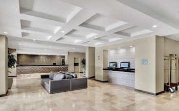 Everest Hotel