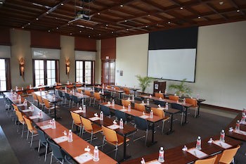 Pelican Bay Resort At Lucaya