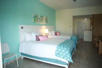 Pelican Bay Resort At Lucaya