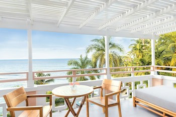 Couples Sans Souci - Adults Only