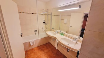 Hotel Panorama Hamburg - Billstedt fotoğrafı