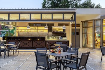 Oasis Hotel Apartments