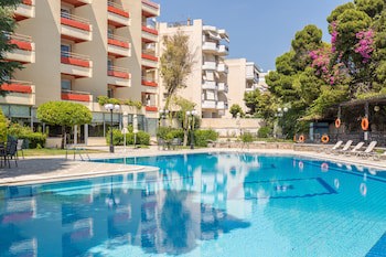 Oasis Hotel Apartments