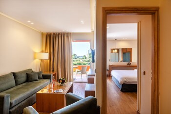 Oasis Hotel Apartments