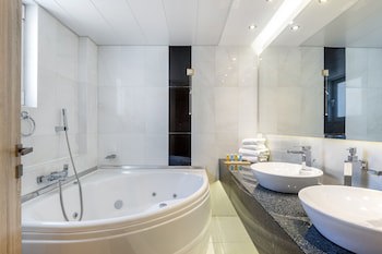 Oasis Hotel Apartments