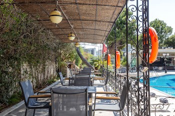 Oasis Hotel Apartments
